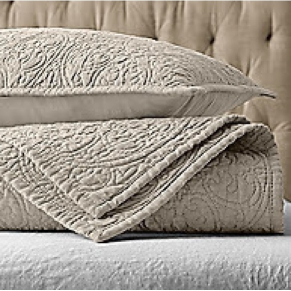 RH VINTAGE-WASHED BELGIAN LINEN QUILT, Full/Queen in Dune